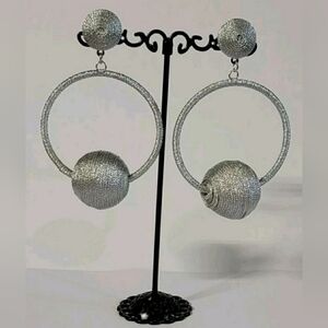 💥4/$10  Elegant Silver Hoop Earrings